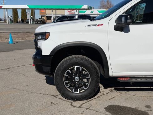 Used 2024 Chevrolet Silverado 1500 ZR2 w/ Technology Package AWD/4WD image 11
