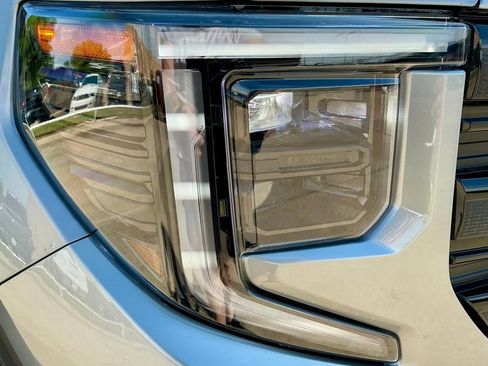 Used 2025 GMC Sierra 1500 Elevation AWD/4WD image 9