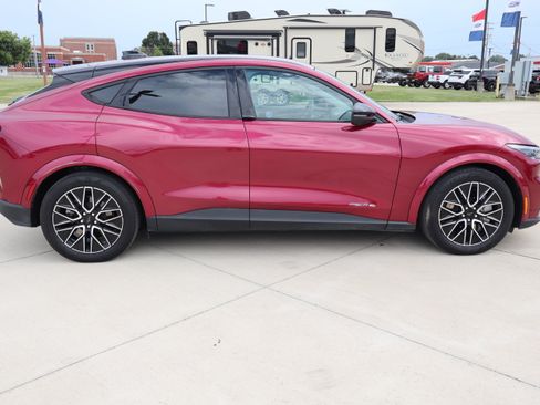 Used 2025 Ford Mustang Mach-E Premium AWD/4WD image 4