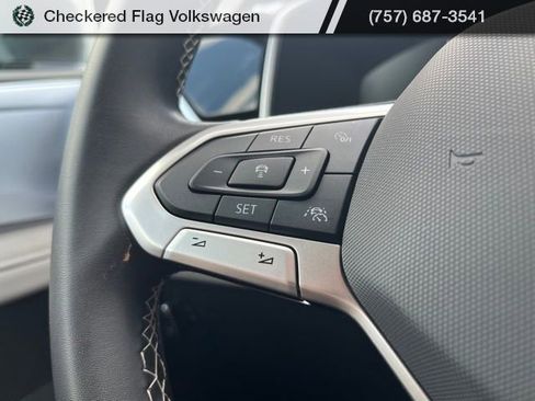 Used 2025 Volkswagen Taos SE image 35