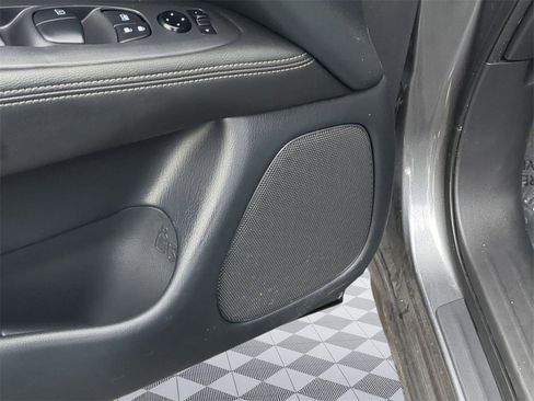 Used 2020 Nissan Pathfinder S image 12