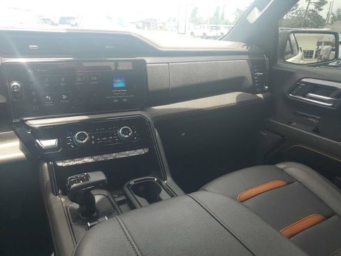 Used 2024 GMC Sierra 1500 AT4 w/ Technology Package AWD/4WD image 22