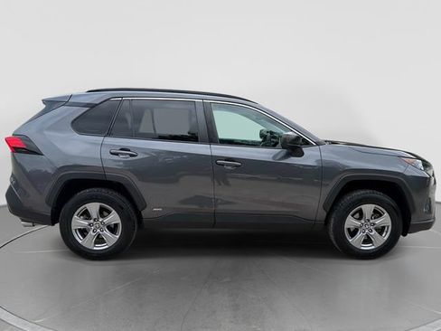 Used 2022 Toyota RAV4 LE AWD/4WD image 2