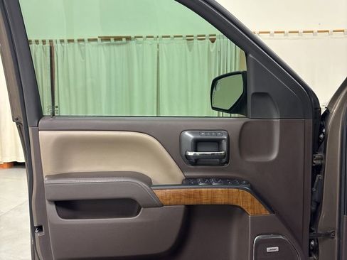 Used 2014 GMC Sierra 1500 SLT w/ SLT Crew Cab Value Package AWD/4WD image 17