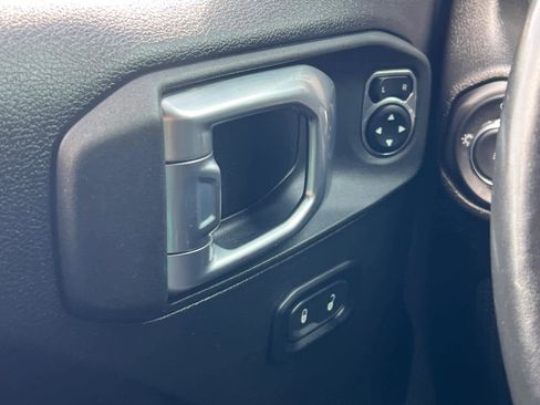 Used 2022 Jeep Wrangler Unlimited Sport image 22