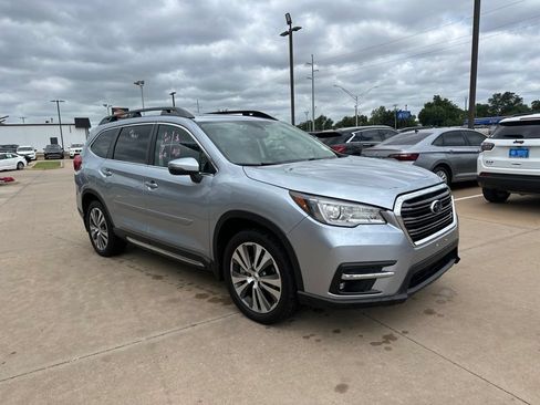Used 2022 Subaru Ascent Limited w/ Technology Package AWD/4WD image 3