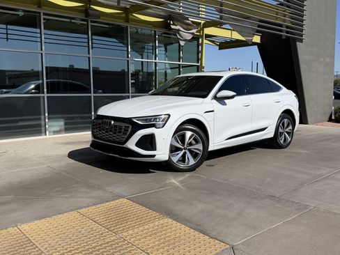 Used 2024 Audi Q8 e-tron Premium Plus w/ Premium Plus Package AWD/4WD image 1