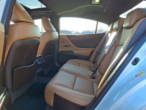 Used 2019 Lexus ES 350 image 9