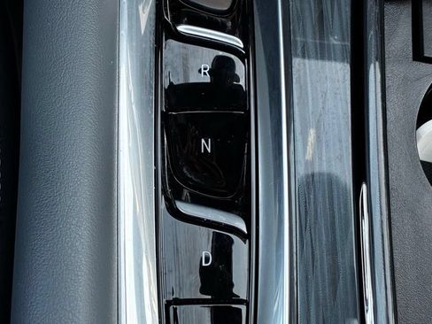 Used 2023 Buick Enclave Essence AWD/4WD image 24
