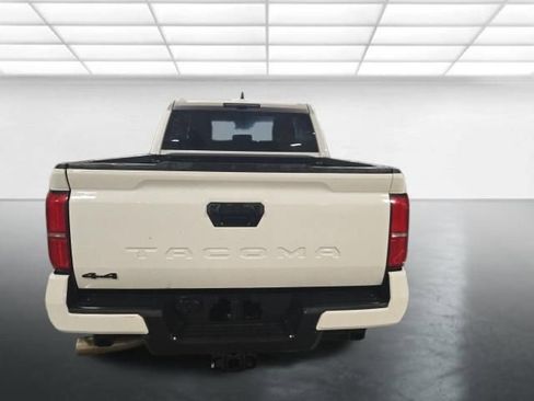 Used 2024 Toyota Tacoma TRD Off-Road image 4