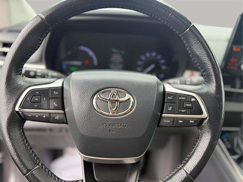 Used 2021 Toyota Sienna XLE AWD/4WD image 43