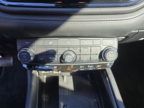 Used 2022 Dodge Durango GT image 29