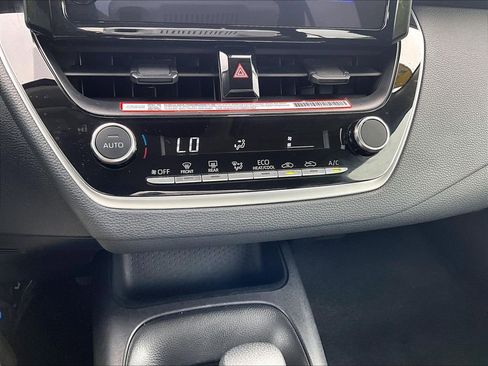 Used 2025 Toyota Corolla LE FWD image 26