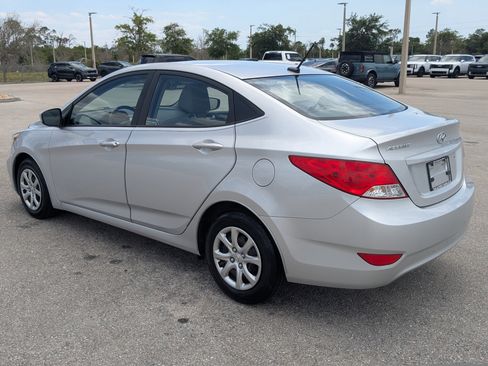 Used 2013 Hyundai Accent GLS FWD image 7