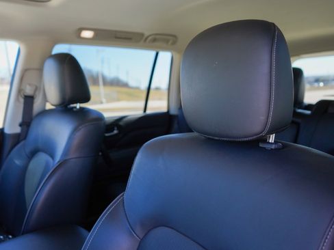 Certified 2024 INFINITI QX80 Luxe image 9