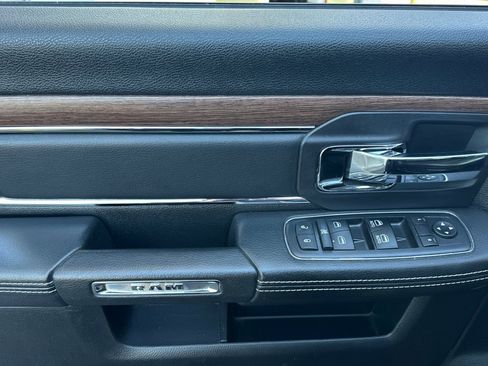 Used 2016 RAM 1500 Laramie w/ Convenience Group image 11