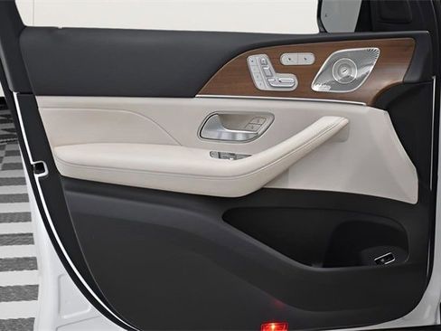 Used 2023 Mercedes-Benz GLE 350 4MATIC w/ AMG Line Exterior image 22