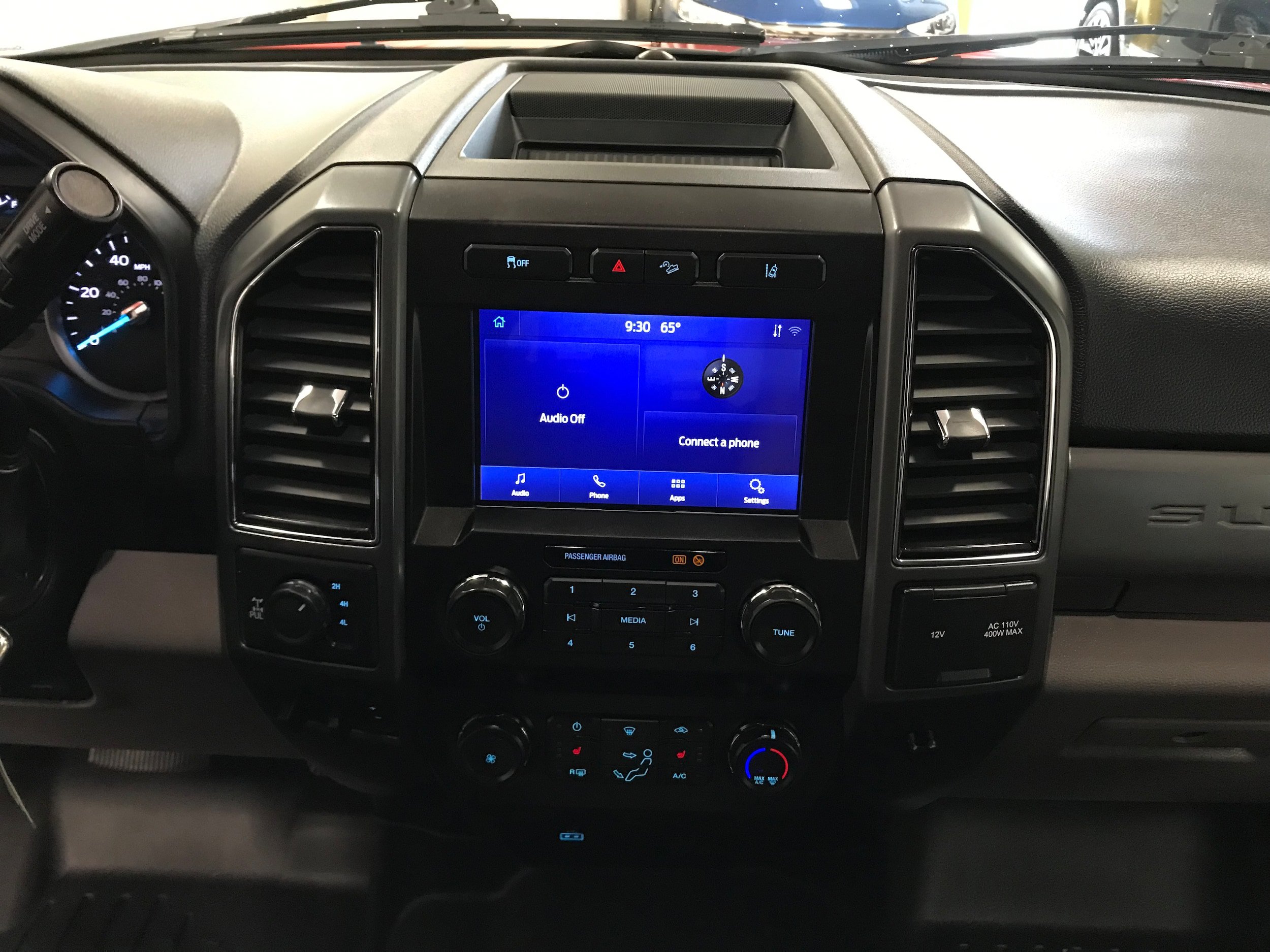 Certified 2020 Ford F350 XLT w/ XLT Premium Package AWD/4WD image 24