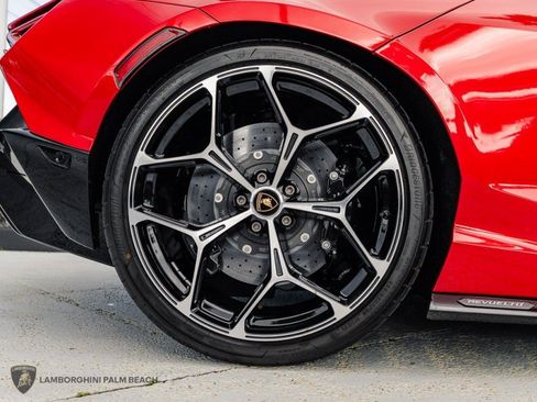 Used 2025 Lamborghini Revuelto AWD/4WD image 31