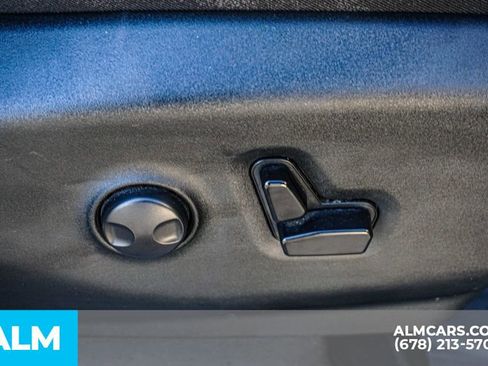 Used 2023 Chrysler Pacifica Limited image 59