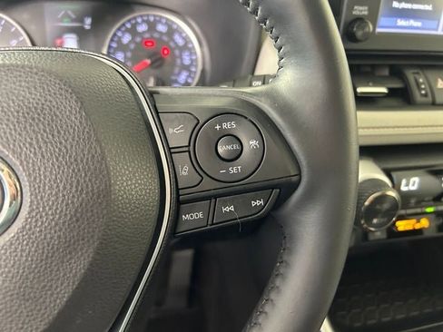 Used 2019 Toyota RAV4 XLE Premium w/ Cold Weather Package AWD/4WD image 17