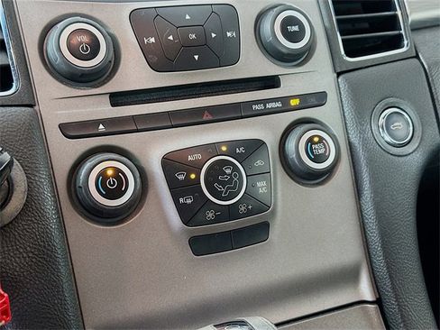 Used 2016 Ford Taurus SEL image 15
