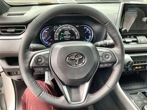 New 2025 Toyota RAV4 SE image 19
