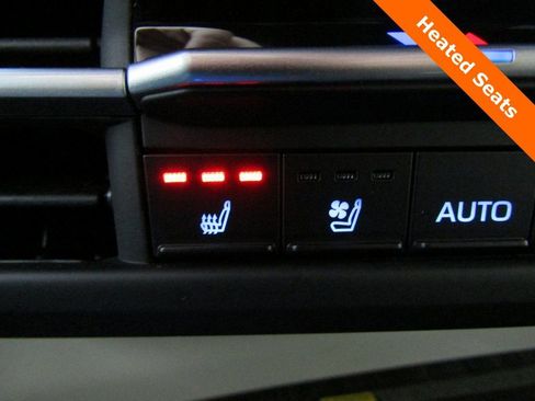 Used 2023 Toyota Sienna Platinum image 20