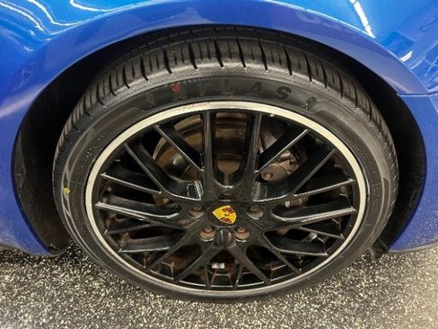 Used 2017 Porsche Panamera image 36