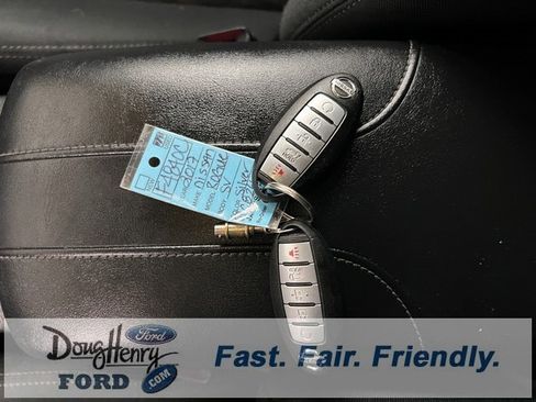 Used 2017 Nissan Rogue SV w/ SV Premium Package image 50