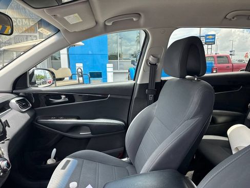 Used 2017 Kia Sorento AWD image 17