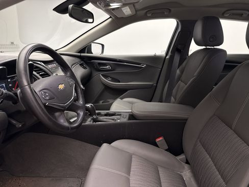 Used 2017 Chevrolet Impala LT w/ Convenience Package FWD image 9