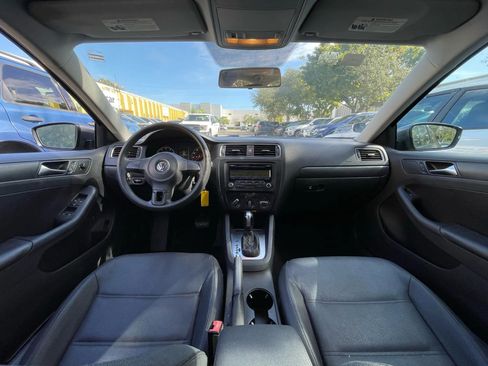Used 2011 Volkswagen Jetta SE image 13