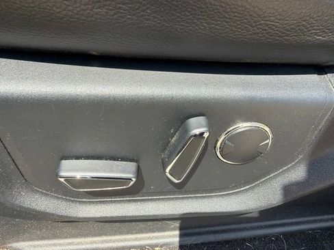 Used 2017 Ford F150 Lariat w/ Equipment Group 502A Luxury AWD/4WD image 19