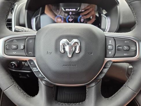 Used 2025 RAM 1500 Big Horn RWD image 34