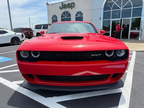 Used 2015 Dodge Challenger SRT Hellcat RWD image 9