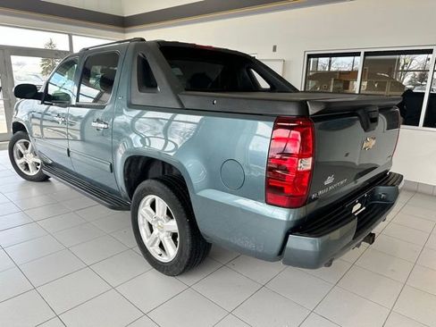 Used 2010 Chevrolet Avalanche LT image 6