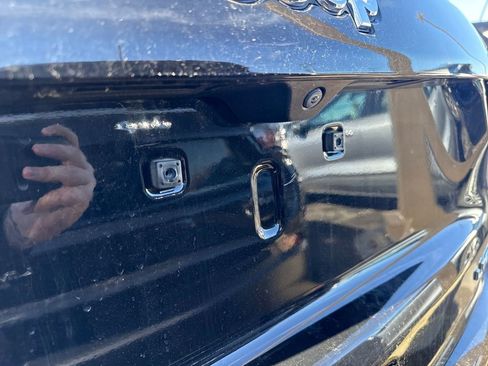 Used 2022 Jeep Compass Limited image 9