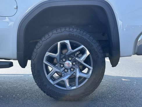 Used 2023 GMC Sierra 1500 SLT w/ SLT Premium Package image 9