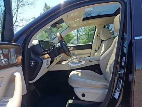 Used 2023 Mercedes-Benz GLS 450 4MATIC image 15