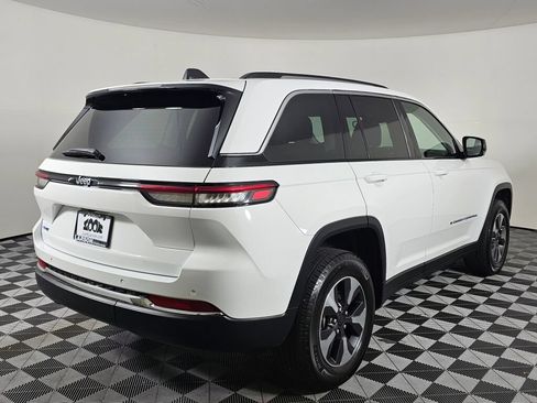 Used 2023 Jeep Grand Cherokee 4WD 4xe image 3