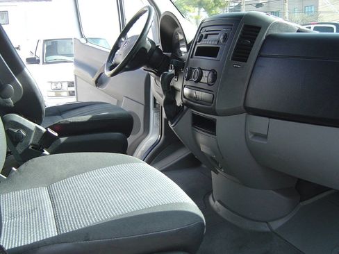 Used 2012 Mercedes-Benz Sprinter 2500 image 8