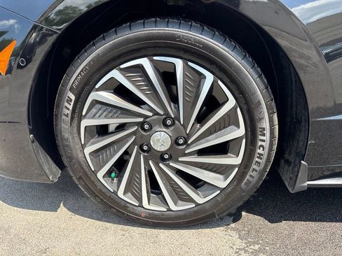 Certified 2023 Hyundai Sonata Limited FWD image 9