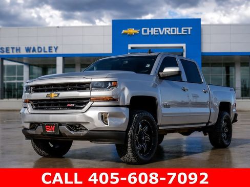 Used 2018 Chevrolet Silverado 1500 LT w/ Texas Edition AWD/4WD image 3
