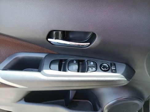 Used 2024 Nissan Kicks SR image 34