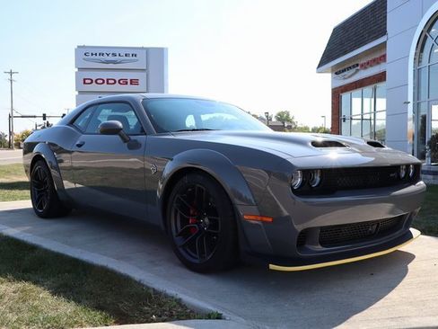 Used 2023 Dodge Challenger SRT Hellcat Widebody image 3