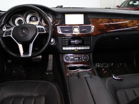 Used 2012 Mercedes-Benz CLS 550 4MATIC image 2