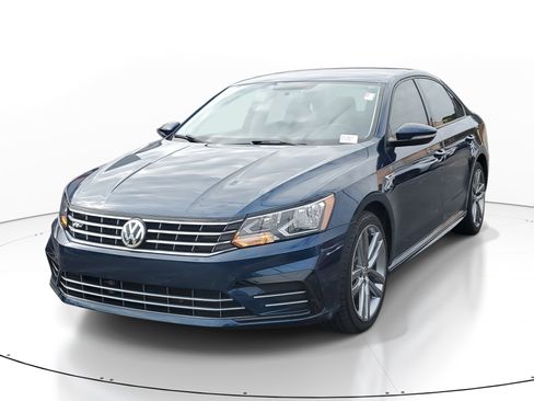 Used 2018 Volkswagen Passat 2.0T S image 3