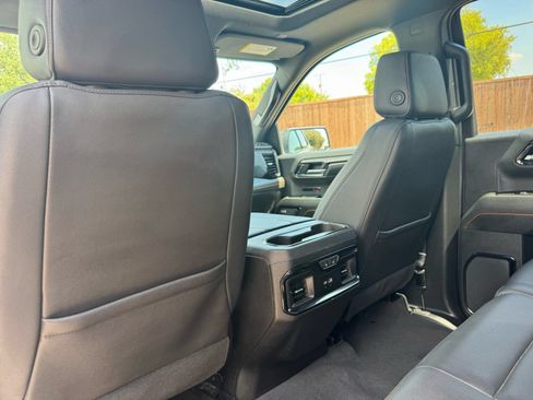 Used 2024 GMC Sierra 1500 AT4 w/ Technology Package AWD/4WD image 29