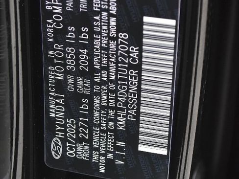 New 2026 Hyundai Elantra Limited FWD image 30